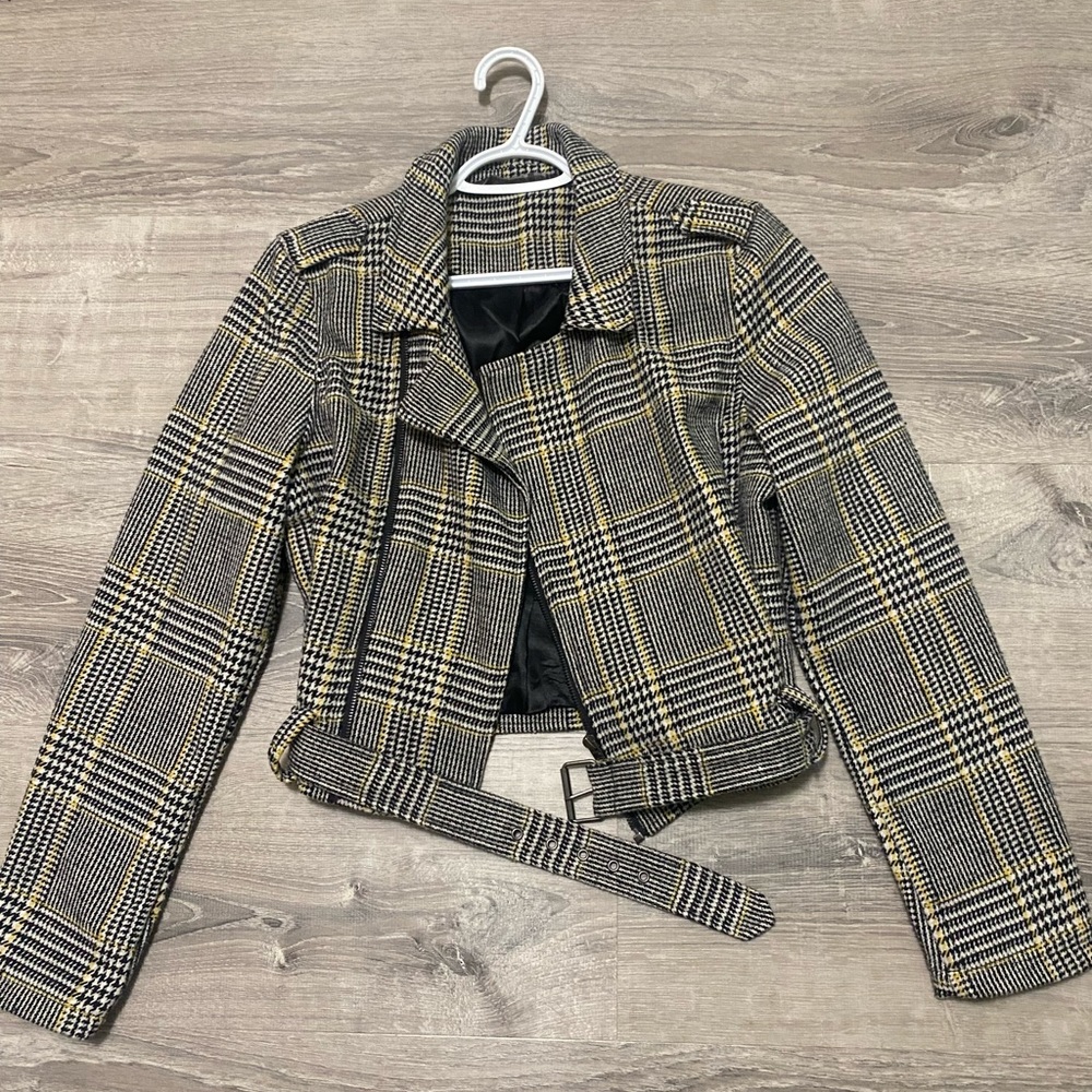 Tweed pattern fall coat with buckle at waist